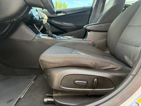 Used 2017 Chevrolet Cruze LT w/ Sun And Sound Package FWD image 14