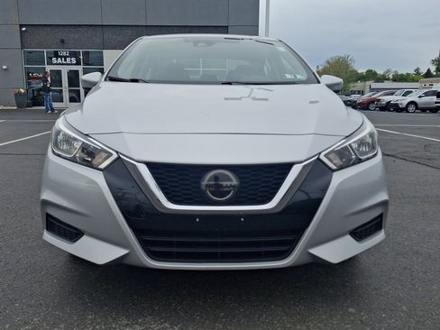 Used 2021 Nissan Versa SV FWD image 2