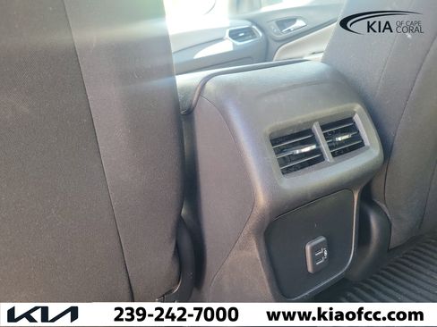 Used 2023 Chevrolet Equinox LS FWD image 14