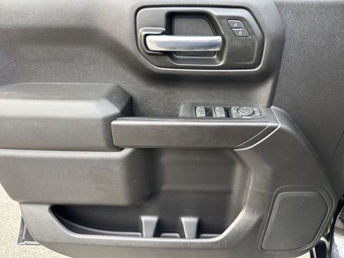 Used 2022 Chevrolet Silverado 1500 Custom image 14