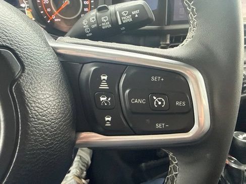 Used 2025 Jeep Wrangler Unlimited Sahara AWD/4WD image 21