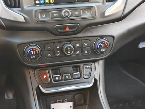 Used 2018 GMC Terrain SLE w/ Driver Convenience Package image 26