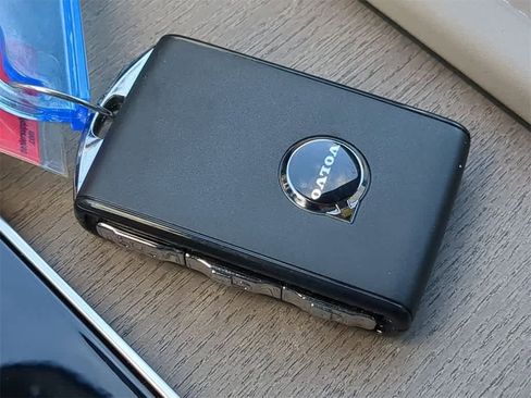 New 2026 Volvo XC90 B6 Plus w/ Protection Package Premier image 34