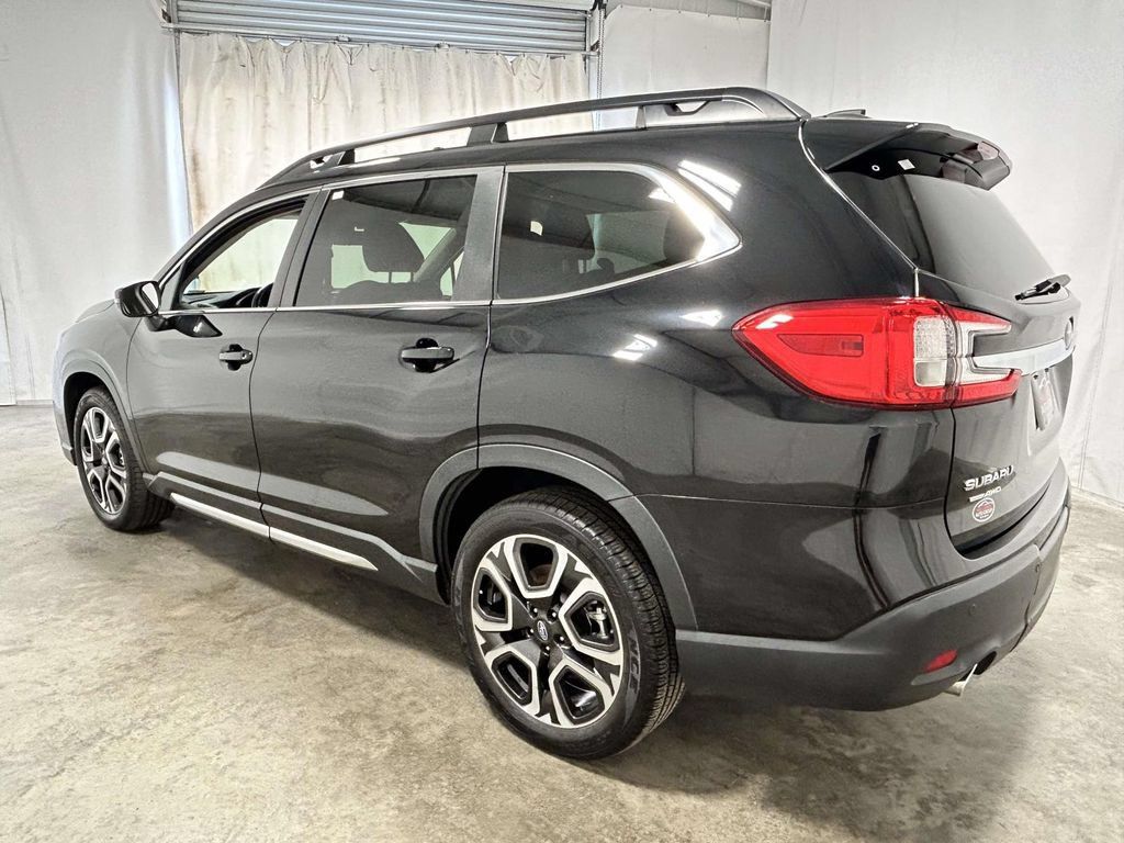 Used 2023 Subaru Ascent Limited AWD/4WD image 4