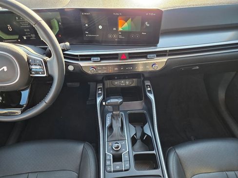 Used 2024 Kia Sorento S image 16