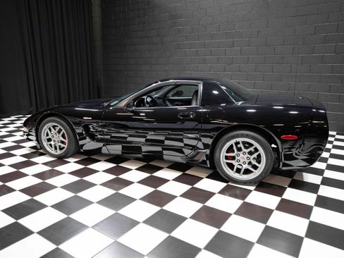 Used 2002 Chevrolet Corvette Z06 w/ Memory Pkg image 24