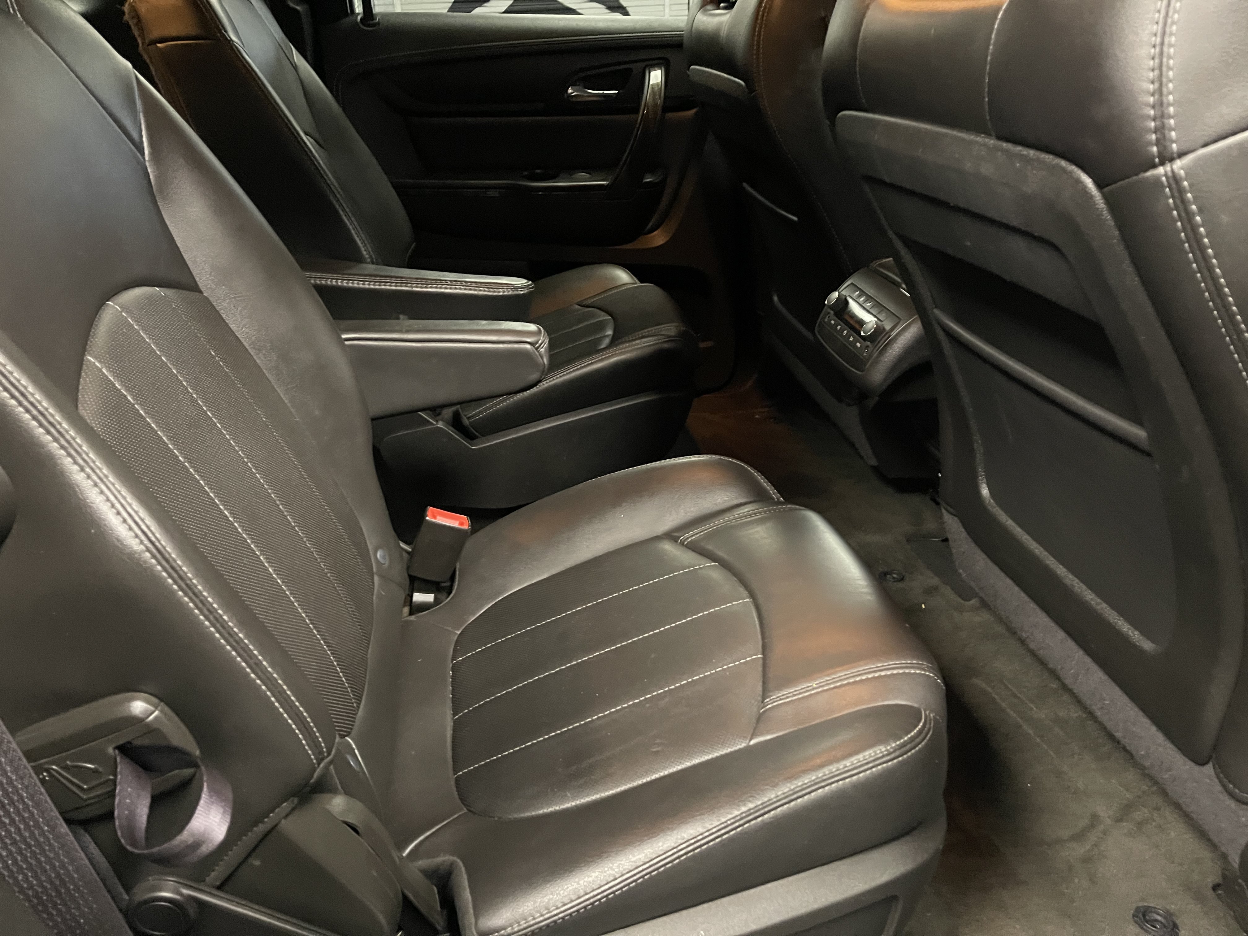 Used 2015 GMC Acadia SLT FWD image 16