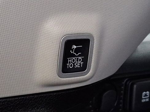 Used 2023 Jeep Grand Cherokee Limited image 37