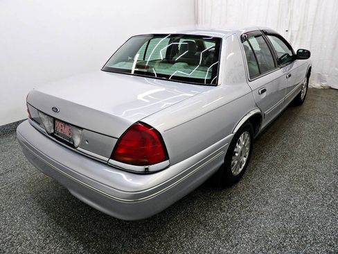 Used 2003 Ford Crown Victoria LX RWD image 6