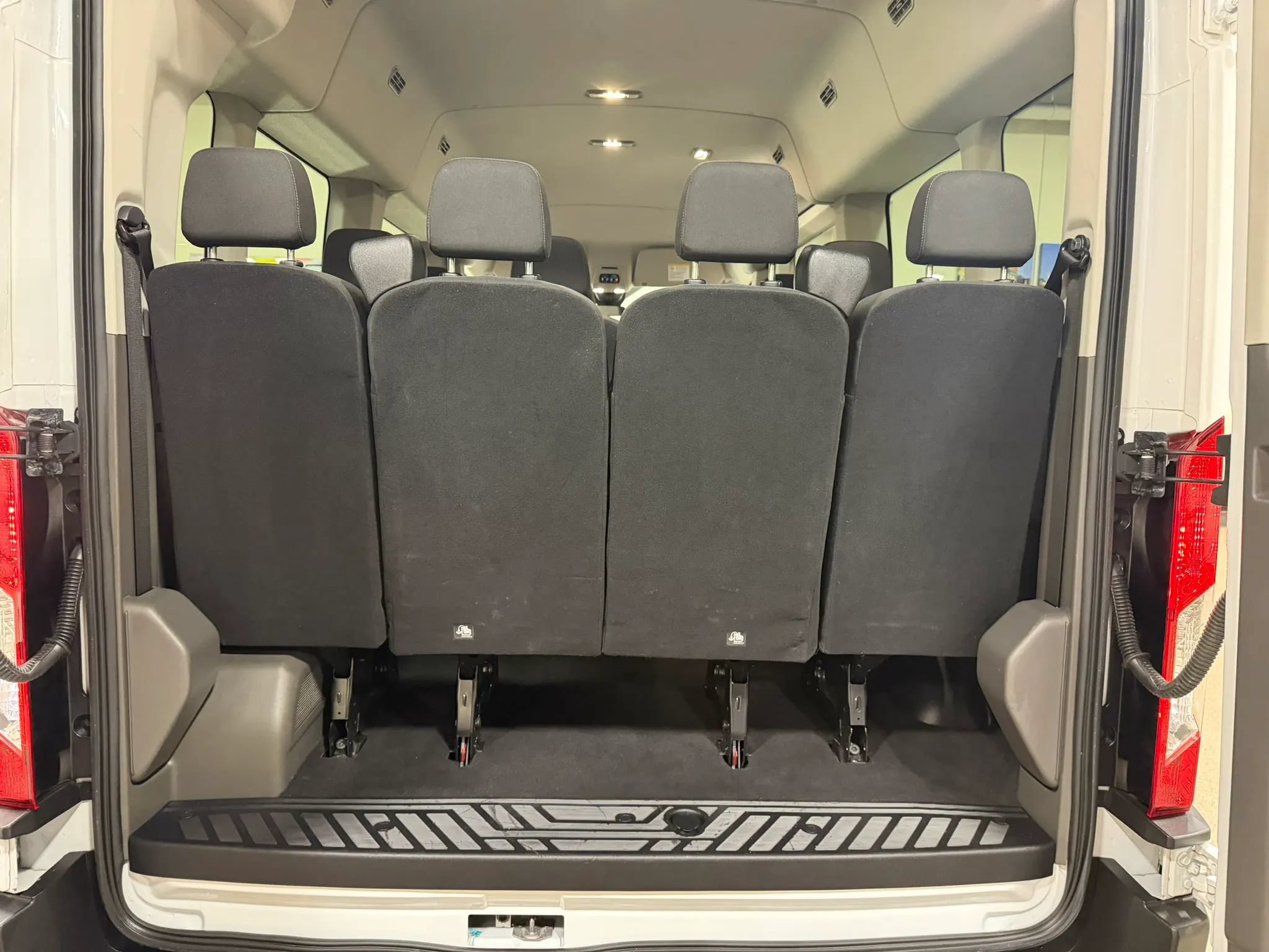 Used 2024 Ford Transit 350 XLT RWD image 25