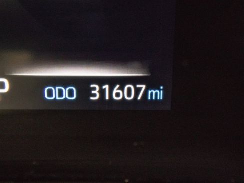 Used 2024 Toyota Sienna XLE Woodland Edition image 22