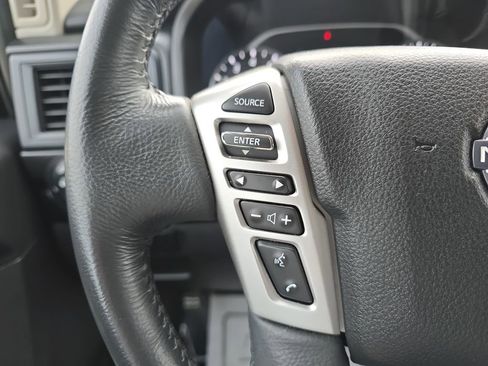Used 2024 Nissan Titan SV w/ SV Convenience Package image 21