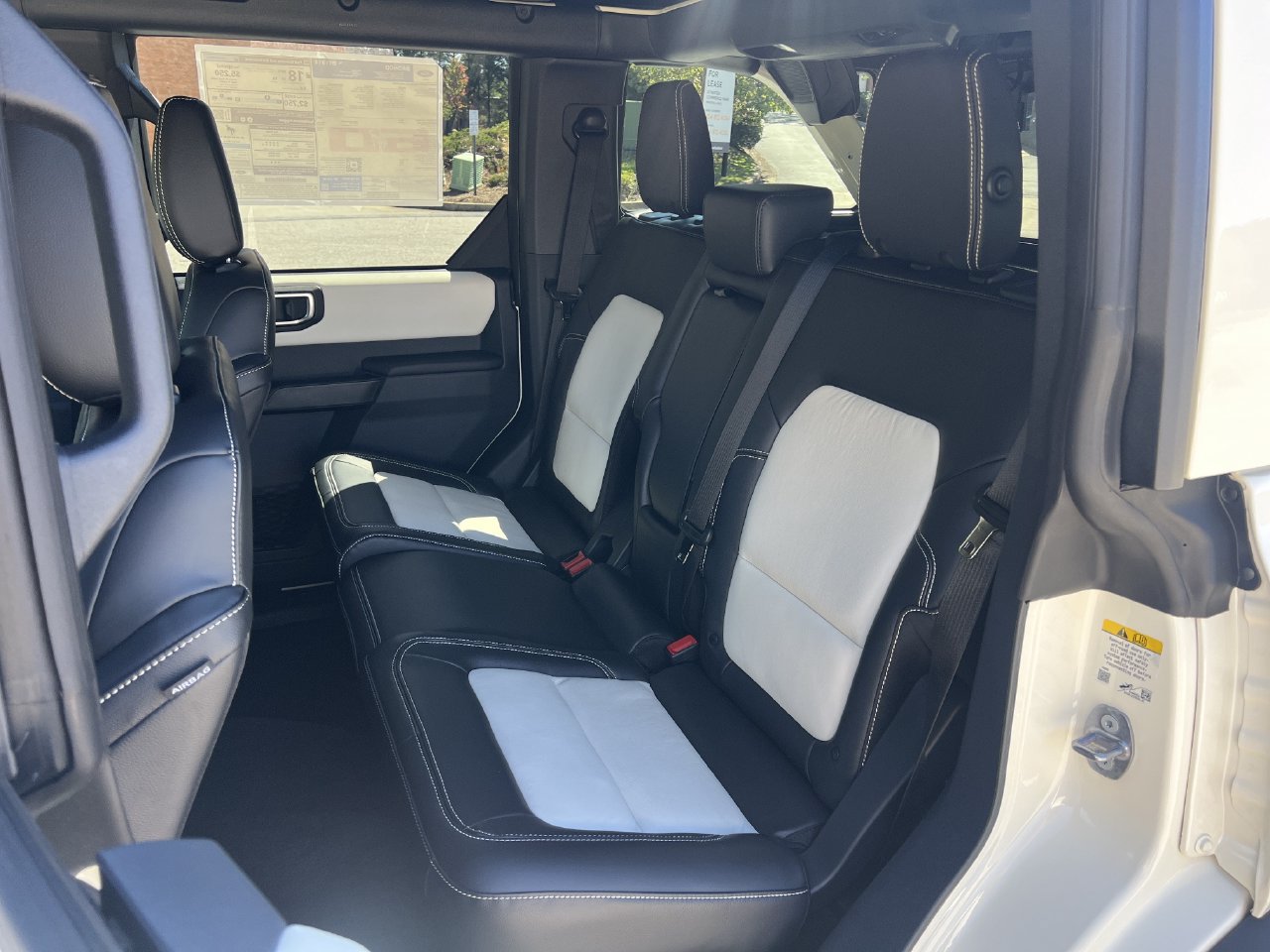 New 2026 Ford Bronco Outer Banks w/ Sasquatch Package AWD/4WD image 16