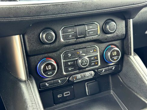 Used 2024 Chevrolet Suburban LT image 29