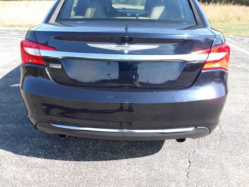 Used 2011 Chrysler 200 Touring image 33