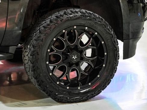 Used 2015 Chevrolet Suburban LT image 51