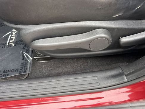 Used 2015 Nissan Juke SL image 12