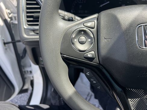 Used 2022 Honda HR-V EX image 19