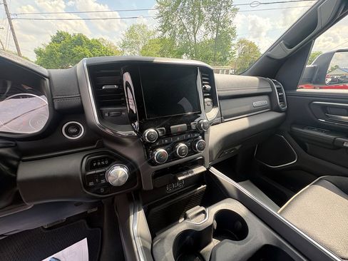 Used 2024 RAM 1500 Laramie AWD/4WD image 16