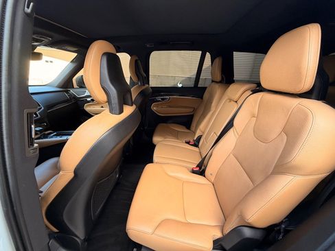 Used 2018 Volvo XC90 T6 Momentum w/ Momentum Plus Package AWD/4WD image 15