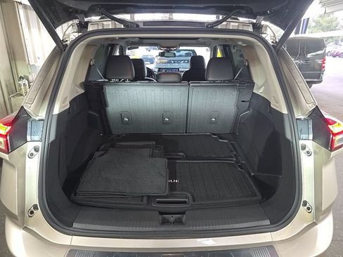 Used 2026 Nissan Rogue Platinum w/ Platinum Premium Package AWD/4WD image 11