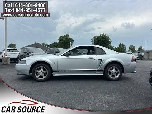 Used 2001 Ford Mustang Coupe RWD image 4