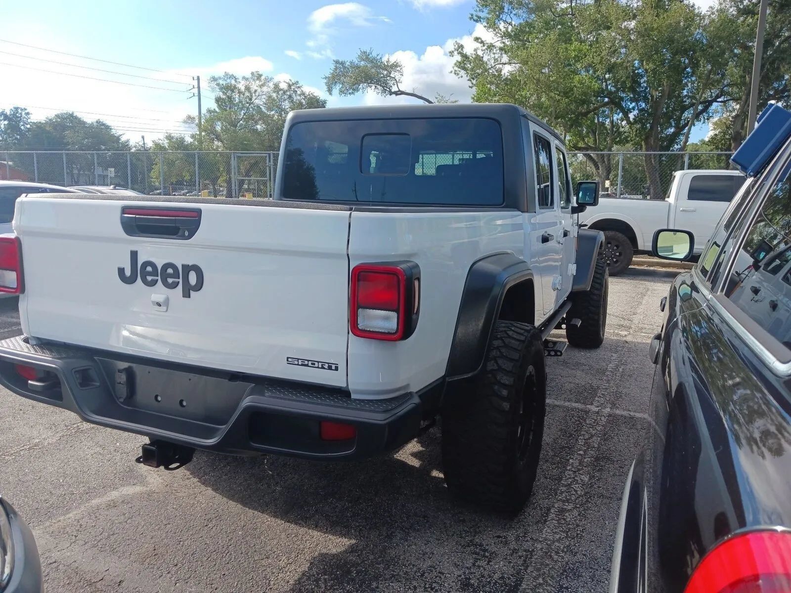 Used 2020 Jeep Gladiator Sport w/ Quick Order Package 24S AWD/4WD image 2