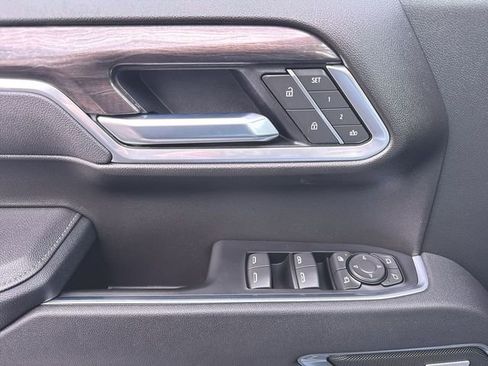 Used 2025 Chevrolet Silverado 1500 LTZ image 24