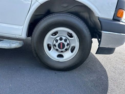 Used 2024 GMC Savana 2500 w/ Driver Convenience Package image 8