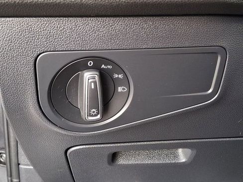 Used 2024 Volkswagen Tiguan SE R-Line image 32