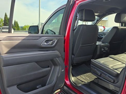 Used 2022 GMC Yukon XL SLT w/ SLT Luxury Package AWD/4WD image 15