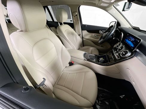 Used 2021 Mercedes-Benz GLC 300 4MATIC SUV image 27