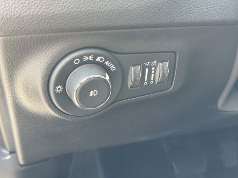 Used 2020 Jeep Compass Limited FWD image 26