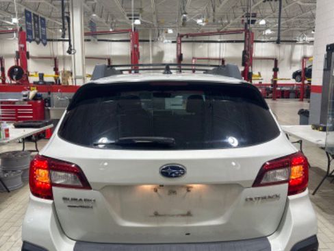 Used 2018 Subaru Outback 2.5i Limited image 42