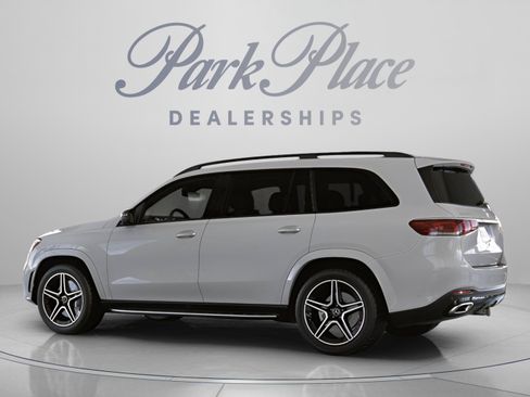 Used 2023 Mercedes-Benz GLS 450 4MATIC image 11