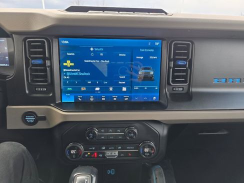 Used 2021 Ford Bronco Wildtrak image 12