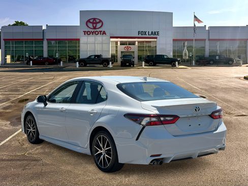 Used 2024 Toyota Camry SE w/ Audio Upgrade Package FWD image 3