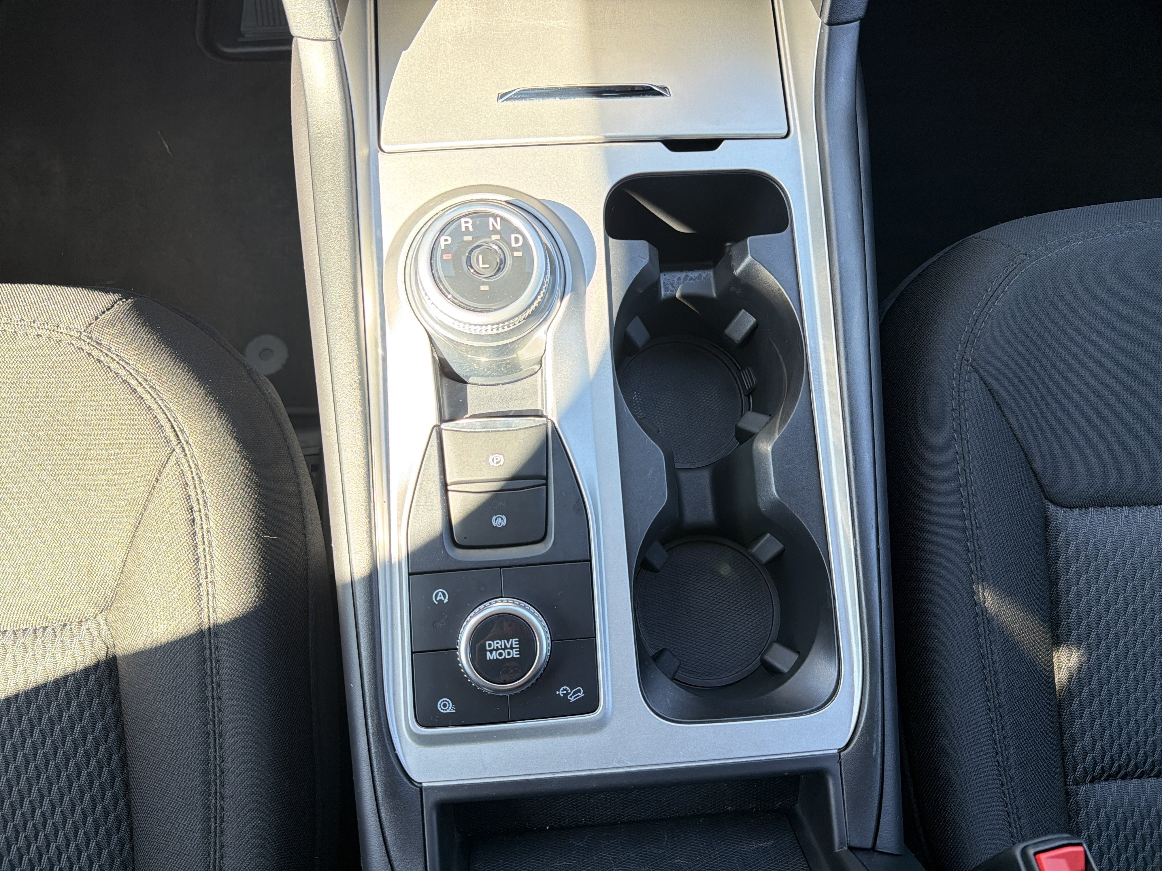 Used 2023 Ford Explorer XLT AWD/4WD image 23