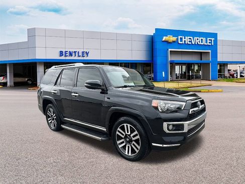 Used 2016 Toyota 4Runner SR5 image 7