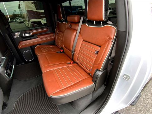 Used 2025 GMC Sierra 2500 Denali Ultimate image 19