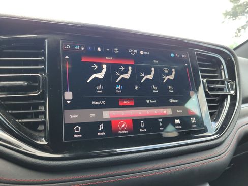 Used 2024 Dodge Durango GT image 19