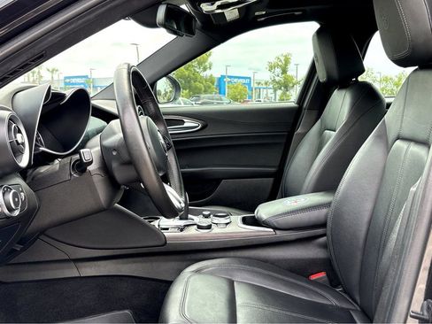 Used 2022 Alfa Romeo Giulia Ti AWD/4WD image 16