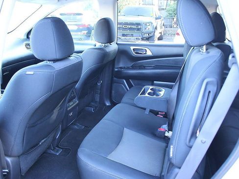 Used 2020 Nissan Pathfinder S FWD image 12