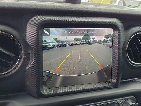 Used 2021 Jeep Gladiator Overland AWD/4WD image 29