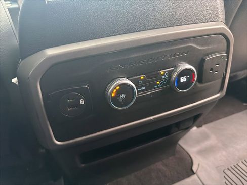 Used 2021 Ford Expedition XLT image 32