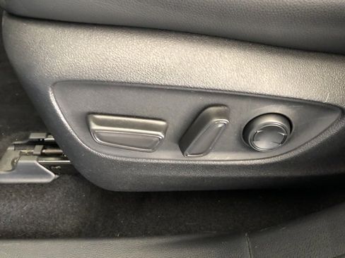 Used 2020 Toyota Highlander XLE image 36