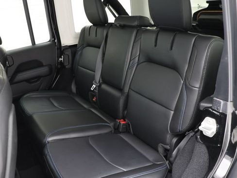 Used 2023 Jeep Wrangler Unlimited Rubicon 4xe w/ Cold Weather Group AWD/4WD image 13