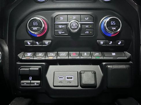 Used 2023 GMC Sierra 3500 Denali AWD/4WD image 32
