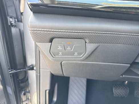 New 2026 Volkswagen Atlas SE image 16