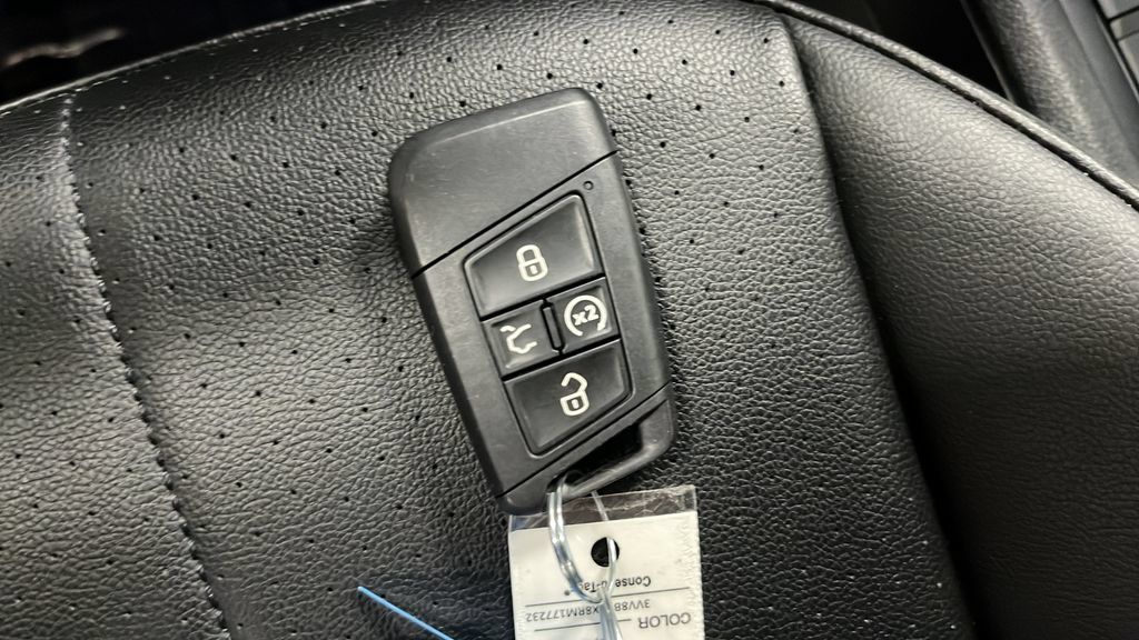 Used 2024 Volkswagen Tiguan SE R-Line AWD/4WD image 21